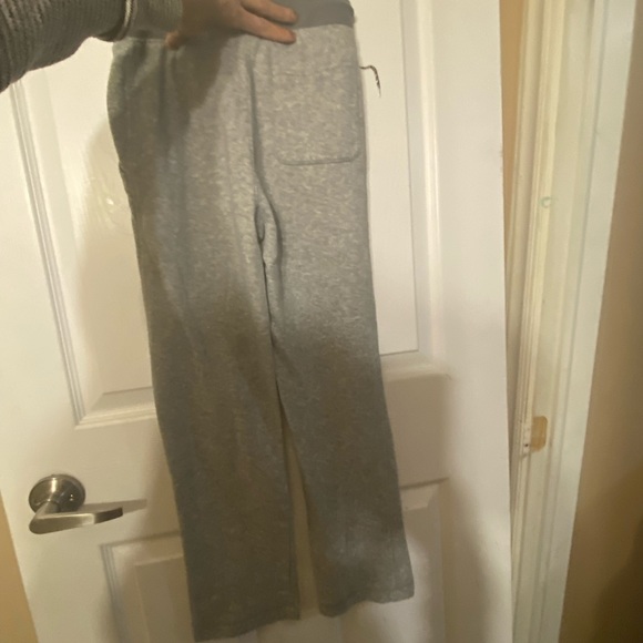 Girl’s Size 12 Old Navy Bootleg Sweatpants! - Picture 2 of 3